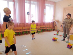 Спортивное развлечение по ПДД.